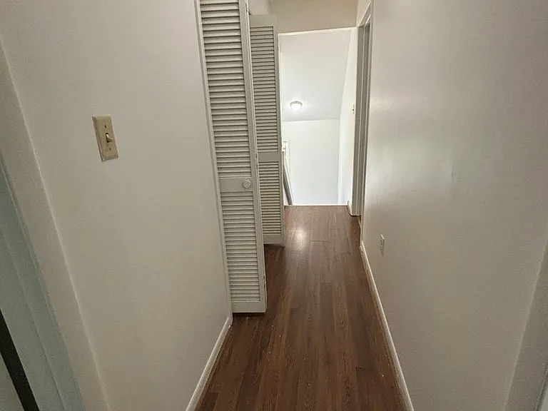 325 Shenandoah Cir — Photo 18
