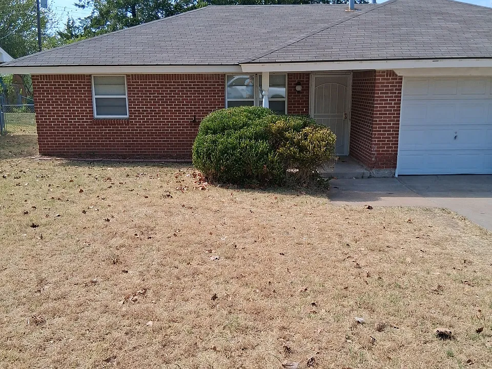 913 Sandy Ln