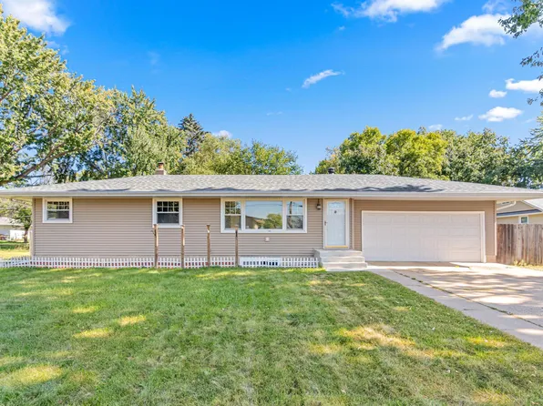 2670 Western Ave N, Roseville, MN 55113