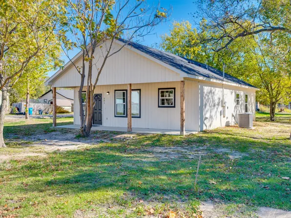 501 1st St, Cooper, TX 75432