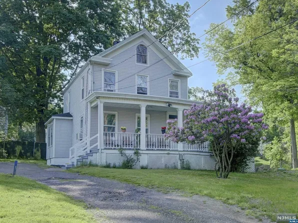5 Fritz Lane, Woodland Park, NJ 07424
