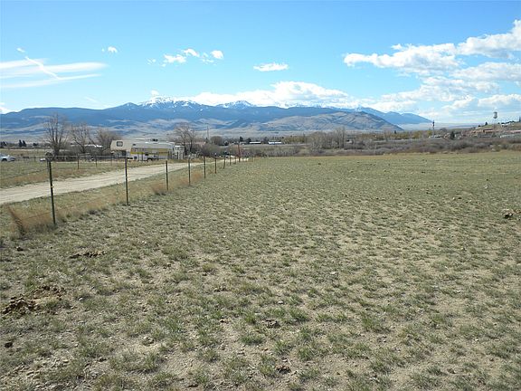 3rd image of Ballard Ln