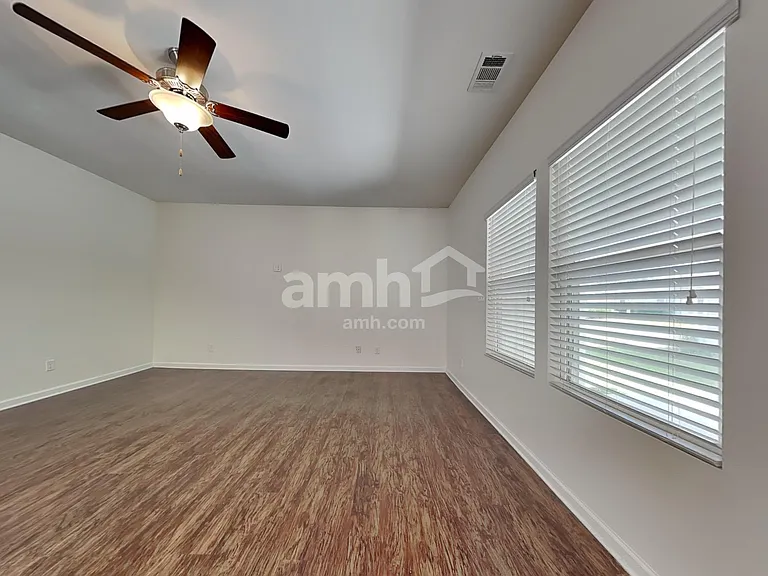 330 Crabapple Cir — Photo 8