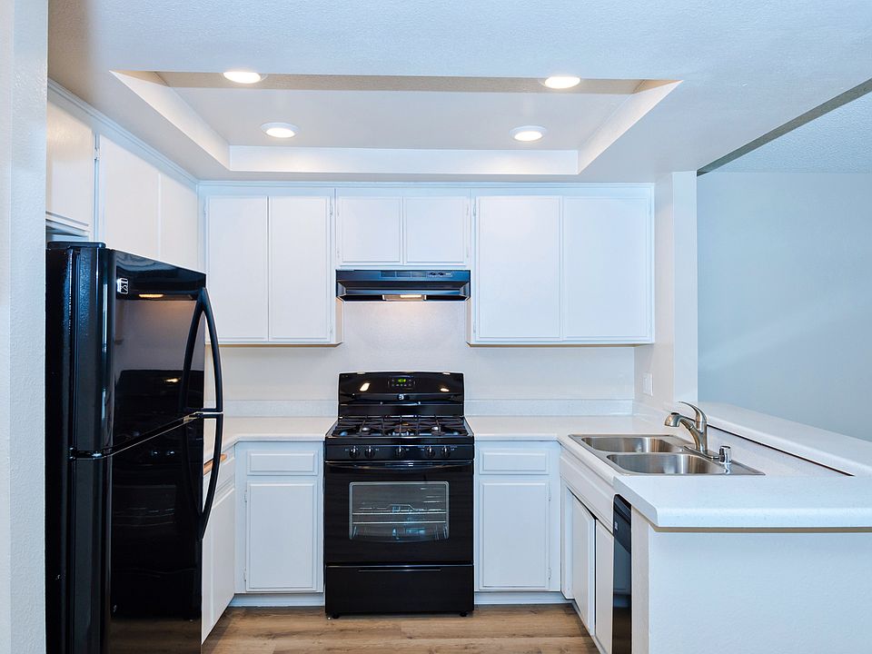 1st image of 6228 Fulton Ave #2