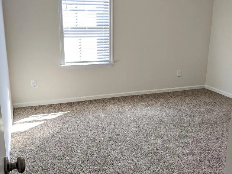 325 Sequoia Dr — Photo 14