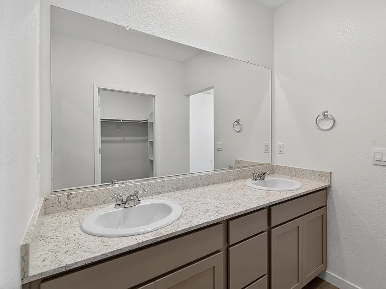 8825 Stratham Way — Photo 27