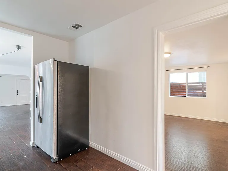 5630 Craner Ave — Photo 17