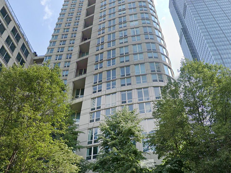 1st image of 345 N La Salle Dr APT 2006