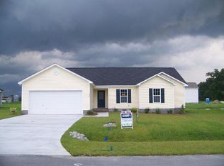 202 Candence Ct, Richlands, NC 28574