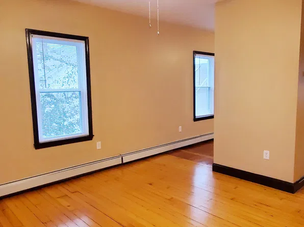 572 Bradford Ave APT 2, Fall River, MA 02721