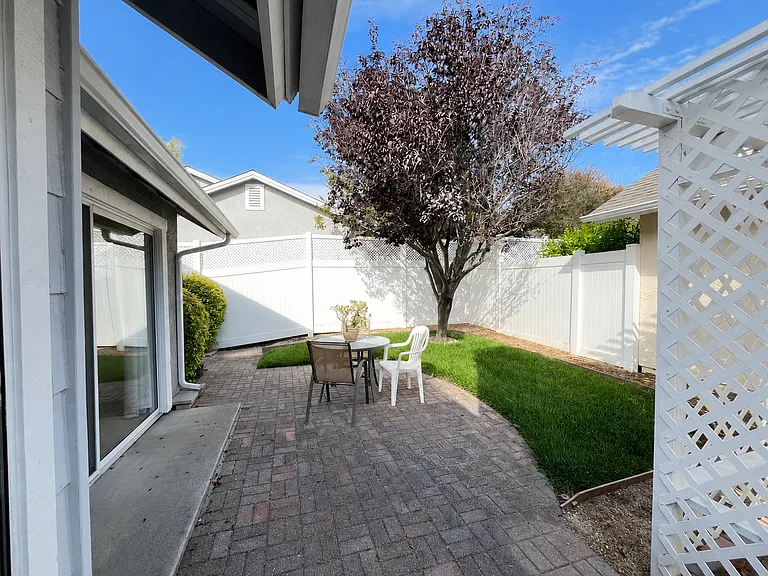 989 Bluebell Way — Photo 9