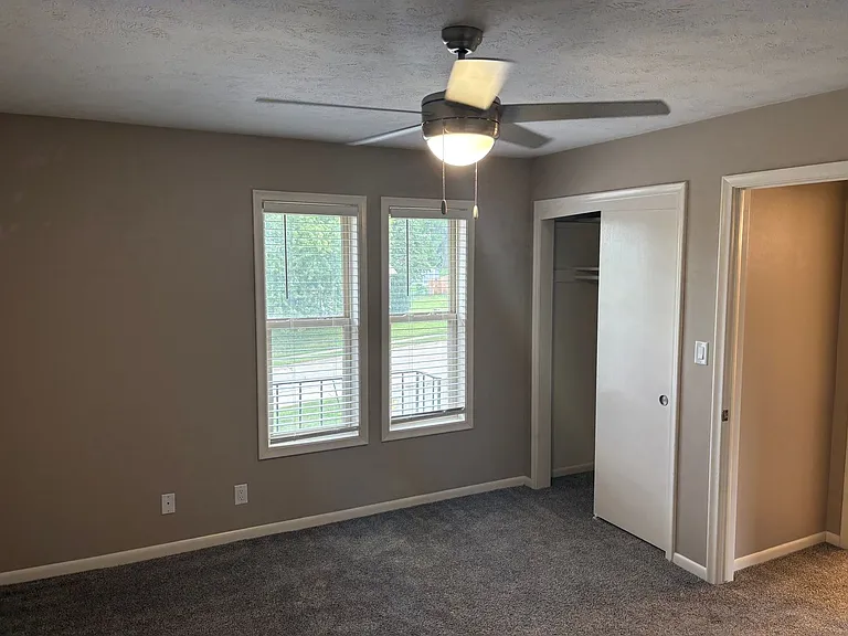 Bristol Square Apartments — Photo 35