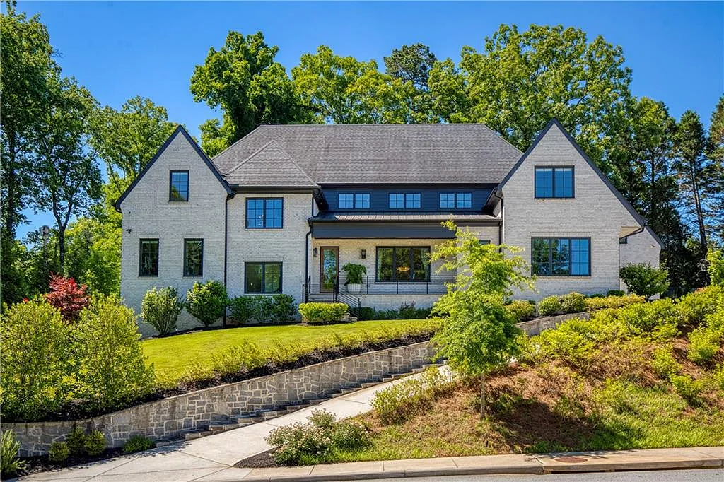 6 bed, 7.0 bath, 6143 sqft, $16,500 — Photo 3