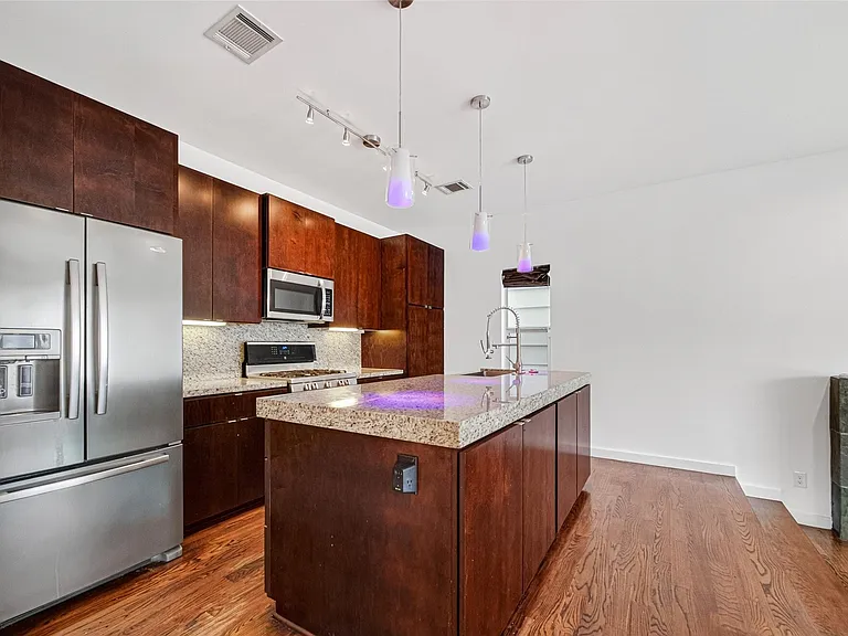1409 Laird St #B — Photo 8