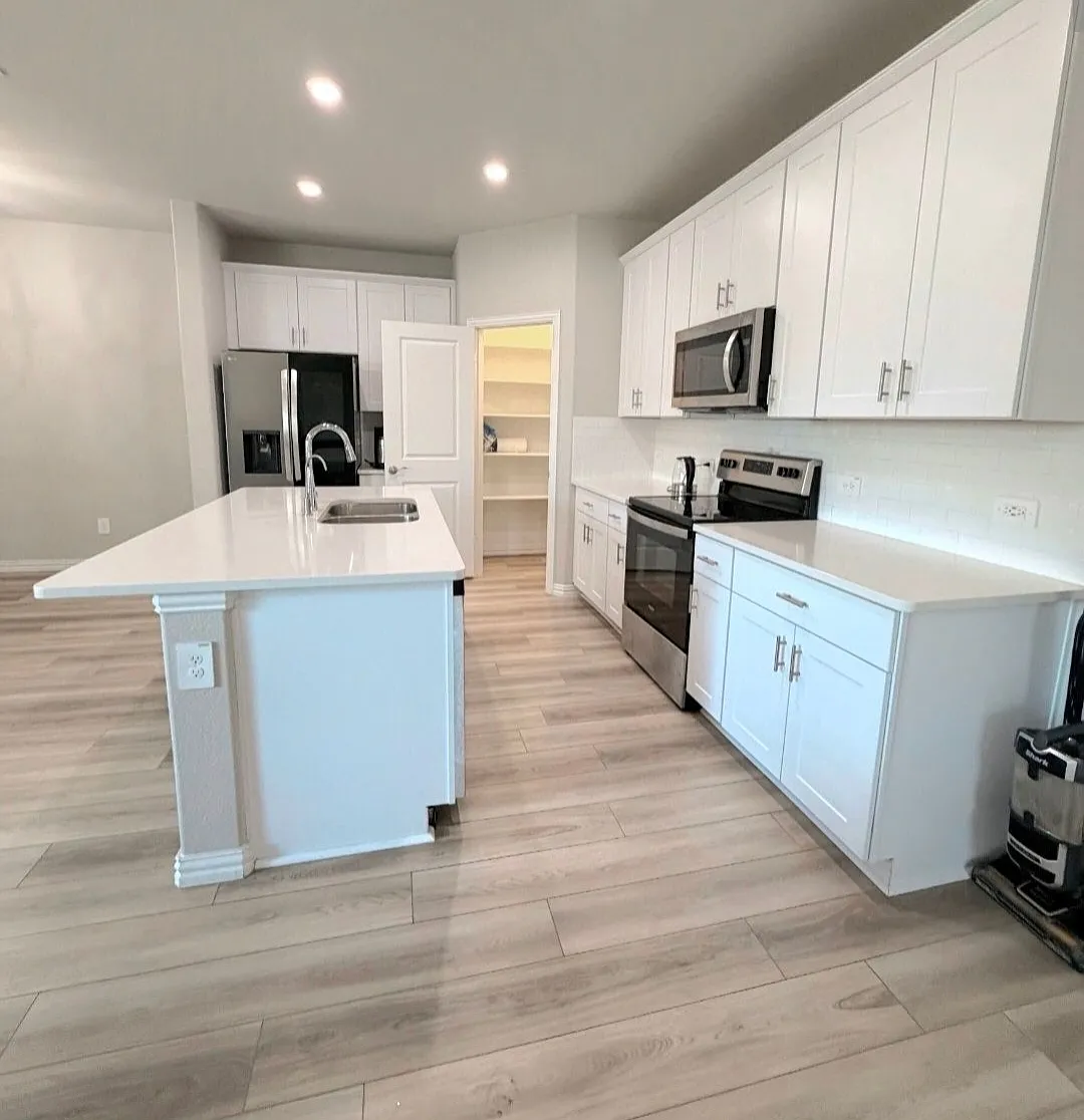 4 bed, 2.5 bath, 2103 sqft, $2,445 — Photo 3