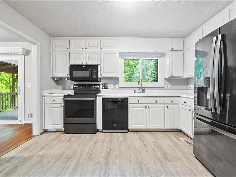 5110 Thistle Rd SE — Photo 2
