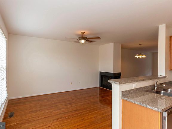 5th image of 104 Mount Perry Dr