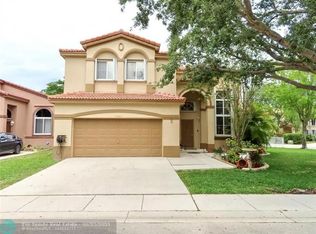 10765 SW 15th Pl, Davie, FL 33324