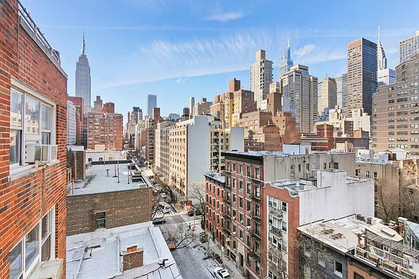 Sold by Triplemint | media 5