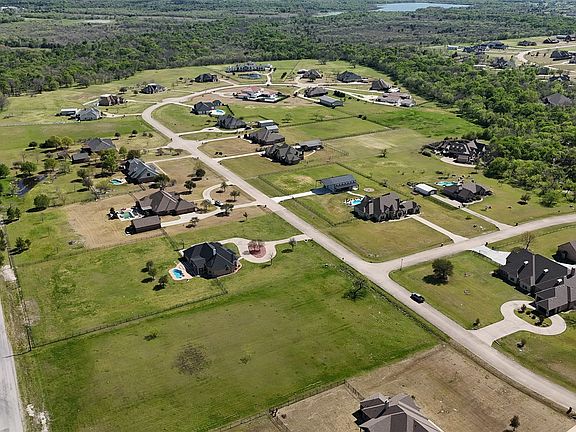 4th image of 433 Horseshoe Bnd