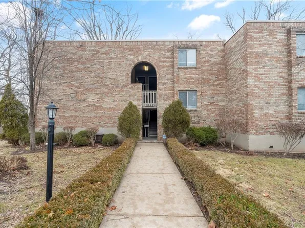 1846 E 97th St APT B, Kansas City, MO 64131