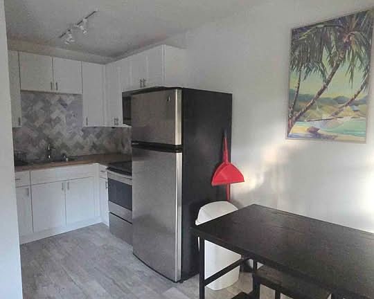 2nd image of 16 NE 20th Ave APT 4