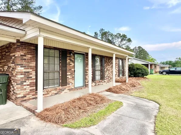 43 Charlton Rd, Hazlehurst, GA 31539