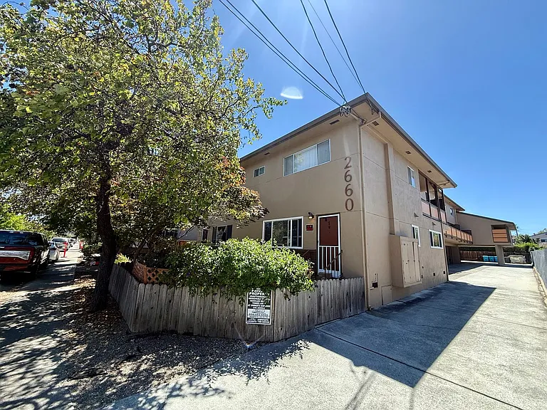 2660 Flores St — Photo 8