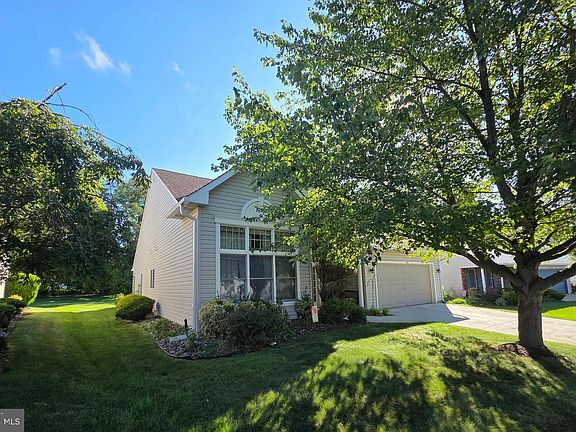 3rd image of 232 Wagon Wheel Ln