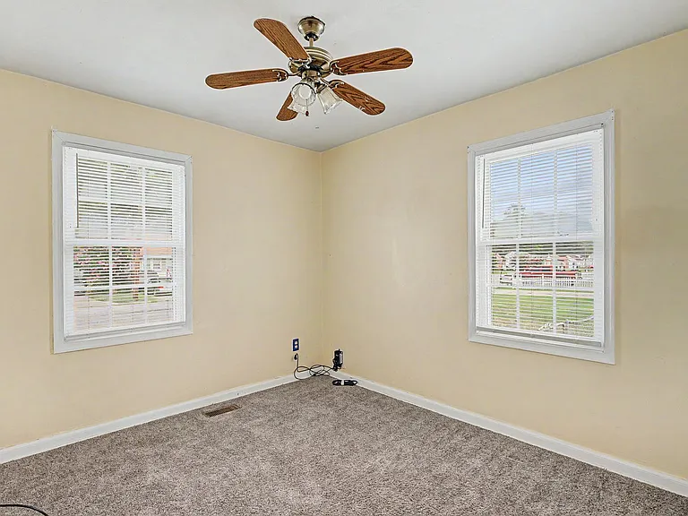 626 Sedgefield Dr — Photo 5