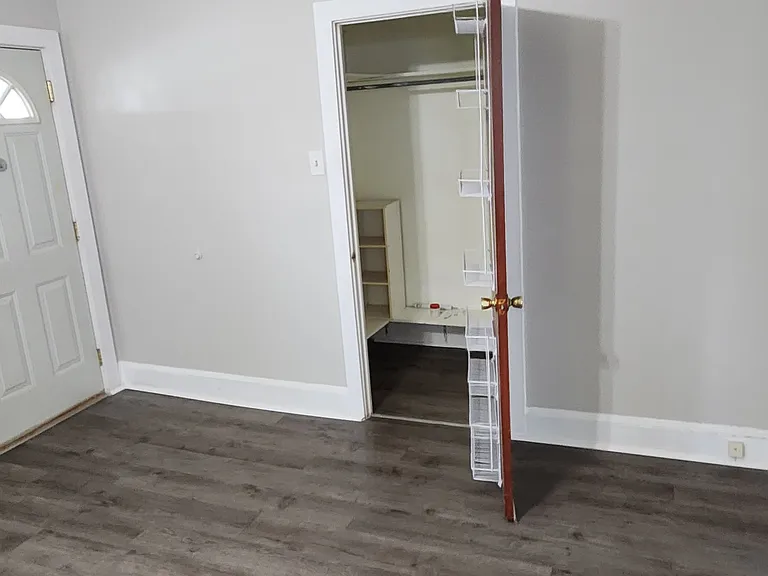 370 Winola Ave #1 — Photo 3