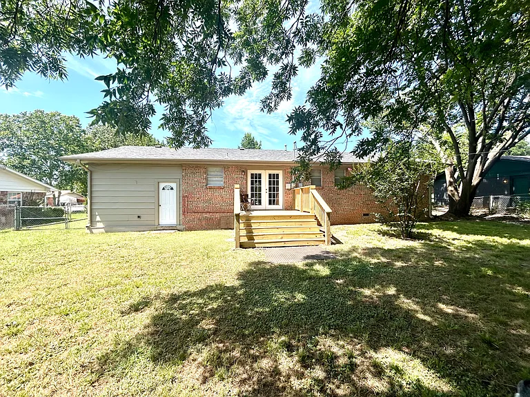 1817 W Wyandotte Ave — Photo 17