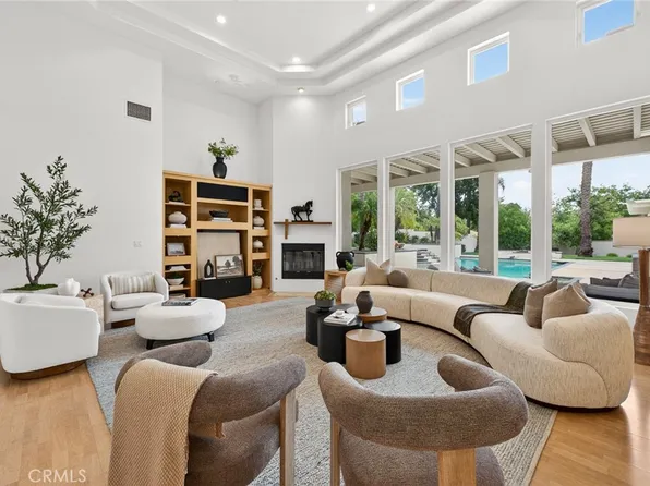 1008 Amarillo Dr, Claremont, CA 91711