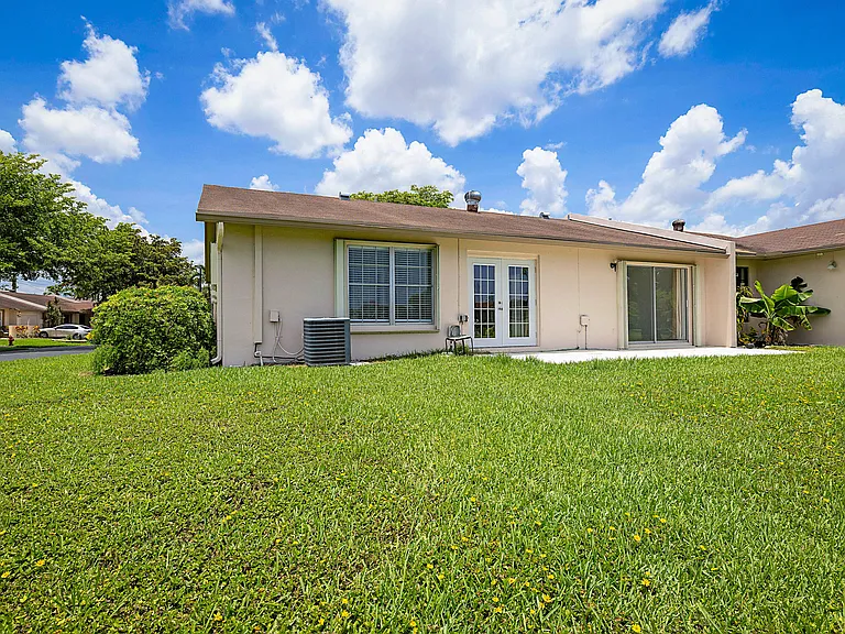5241 Breadfruit Cir — Photo 47
