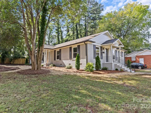 5300 Greenbrook Dr, Charlotte, NC 28205