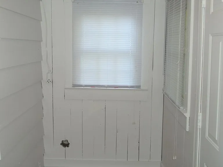 206 Hudson St — Photo 9