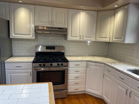 3rd image of 31 Sylvia St #1