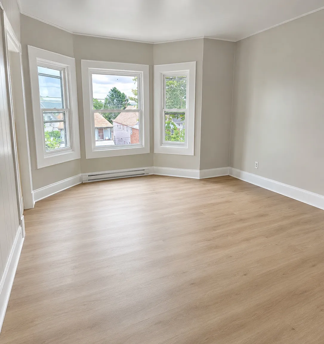 4 bed, $1,650 — Photo 1