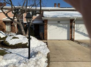 1129 Rhodes Ct, Wheaton, IL 60189