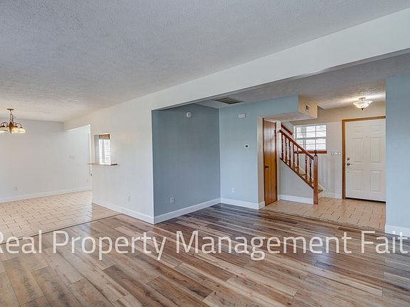 5th image of 1325 Kinross Dr