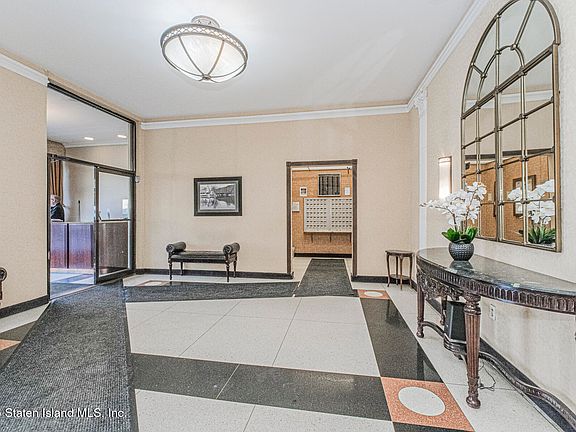 5th image of 1000 Clove Rd APT 7F