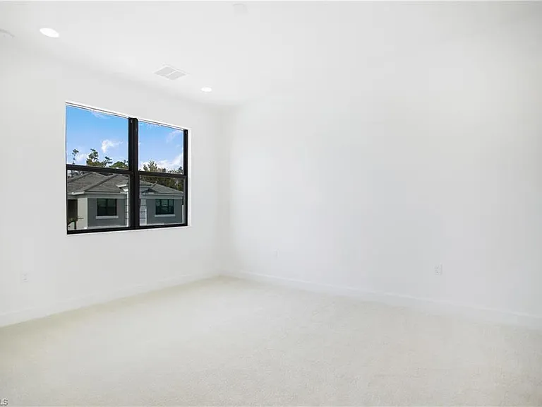 20195 Ainsley St — Photo 36