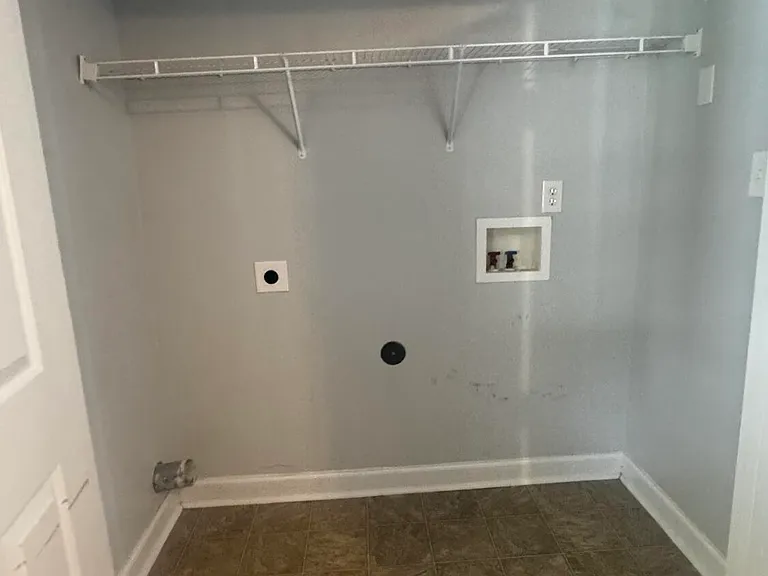 504 Streamwood Dr — Photo 10