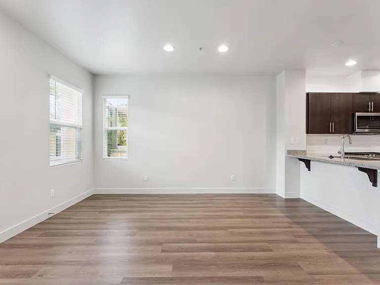 Casa Lago Eastlake — Photo 26