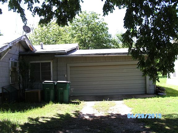 2nd image of 700 W Patterson St