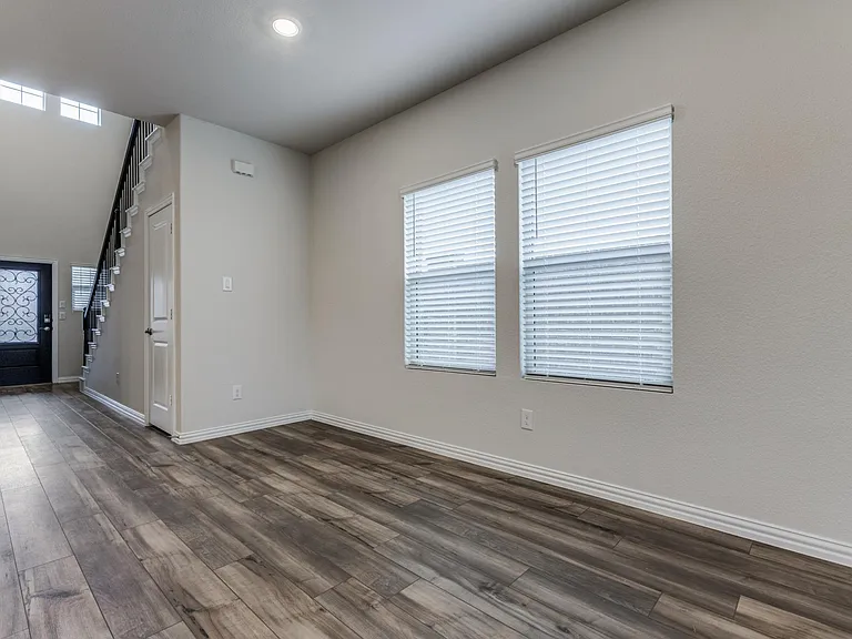 5011 Bellhurst Dr — Photo 5