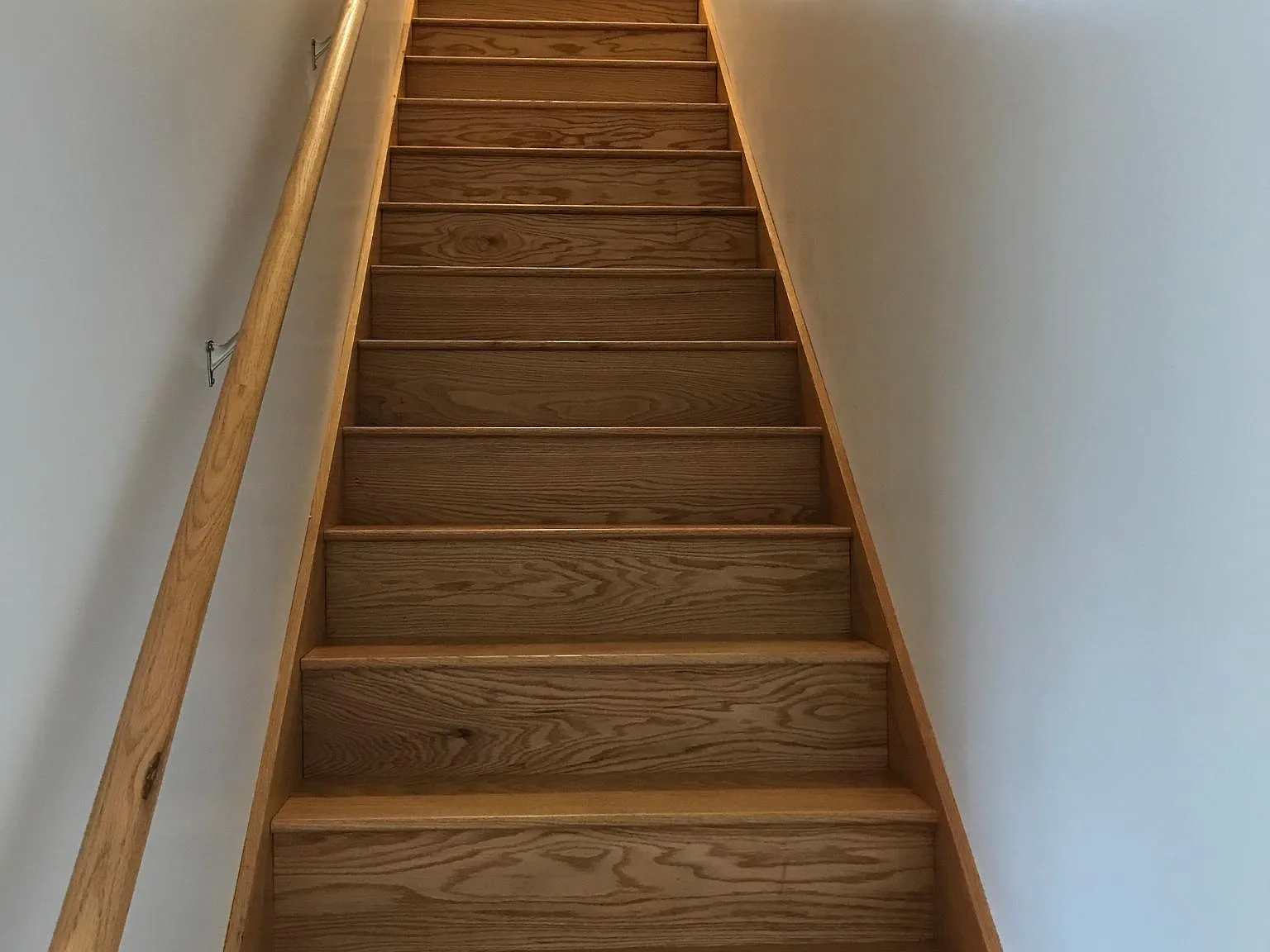 205 Bays Ave — Photo 2