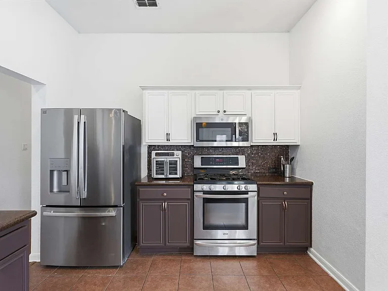 1039 Wood Brook Dr — Photo 5