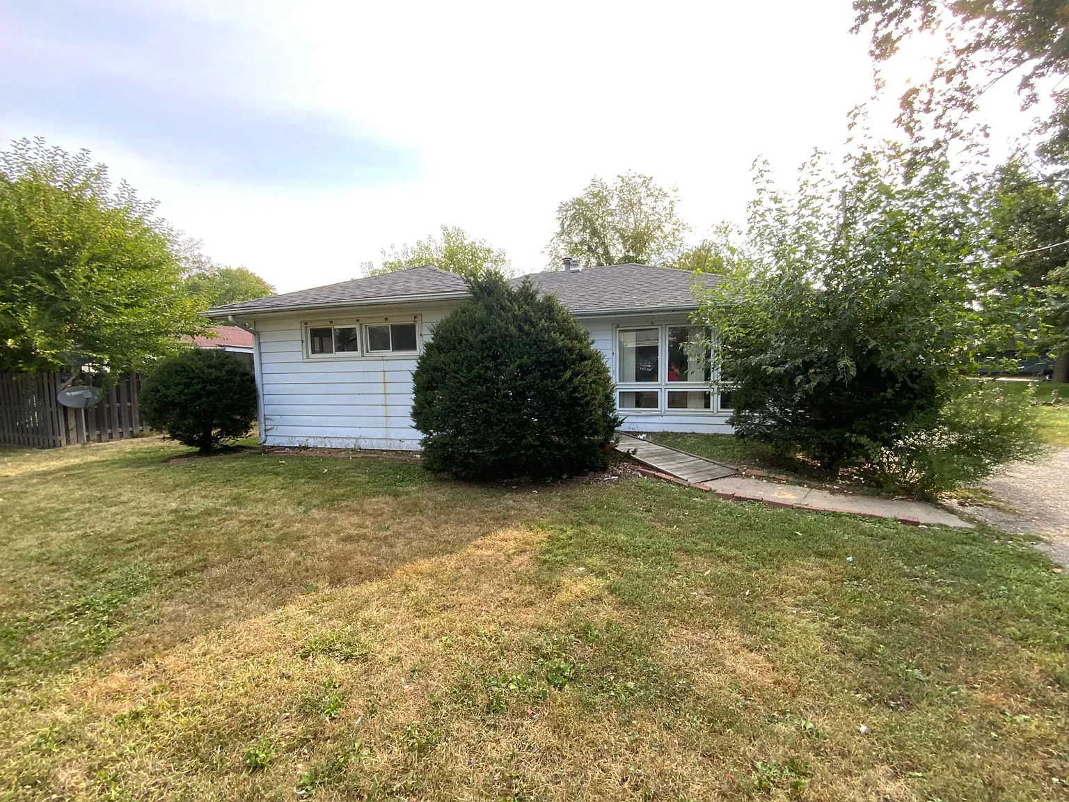 1405 Chandler St photo 1