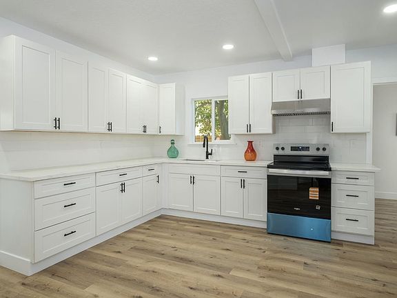 2nd image of 3141 E Butler Ave